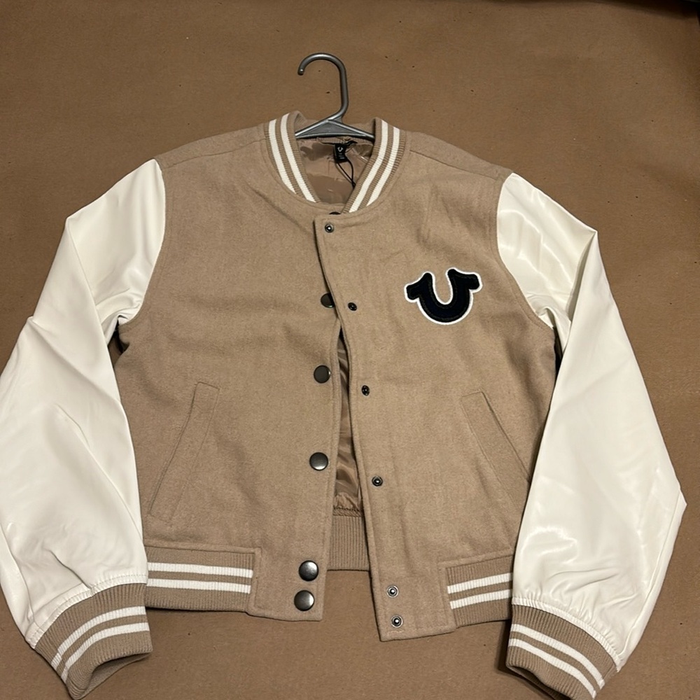 True religion varsity style jack size small (new with tag)